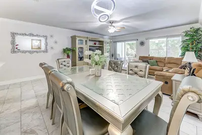 Image de Townhouse Addressing all Your Needs