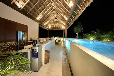 Image de Maison 240 m2, 6 chambres, 12 personnes, 3 Jacuzzi, 2 Piscines, Wifi fibre optique