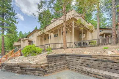 Image de Dog-friendly mountain getaway near skiing & lake w/water views & private balcony