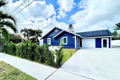 Image de 2/2 Home w/yard, near Downtown, Beach, Airport, I-95, Train