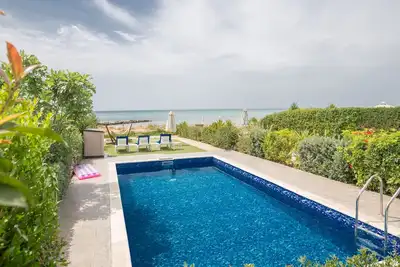 Image de Villa Suri, Villa de luxe en bord de mer