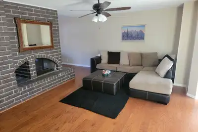 Image de Sunshine Family Getaway With Pool On West Mountain View.