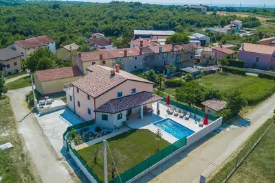 Image de Maison de vacances élégante à Brtonigla