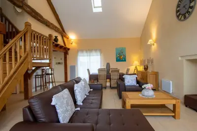Image de Maison spacieuse avec jardin clos et Wifi Ă Saint-Germain-et-Mons