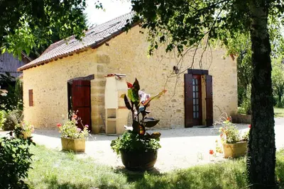 Image de Gîte périgourdin avec WiFi, jardin, barbecue, proche sites historiques et randonnées