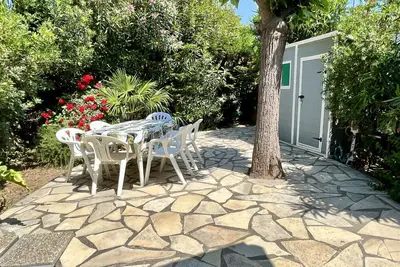 Image de Maison 3 pièces + mezzanine, climatisée, proche mer, parking privé, animaux acceptés