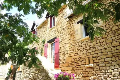 Image de Maison Périgourdine avec jardin, à 5 km de Sarlat, 2 chambres, équipements bébé, animaux acceptés