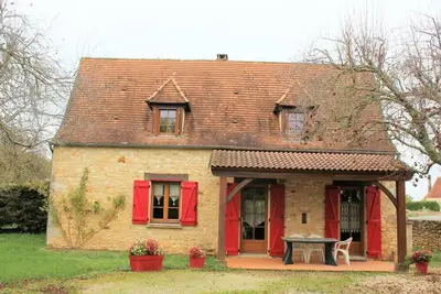 Image de Maison chaleureuse près de Sarlat avec jardin clos, cheminée et équipements bébé