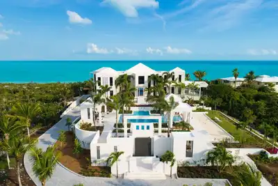 Triton Villa - Fully Staffed Luxury Beachfront Property