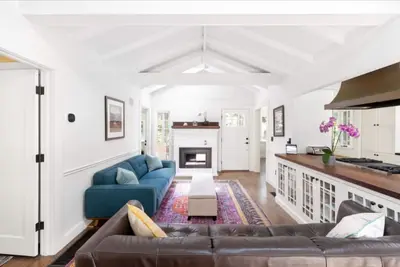 Image de Sunny, downtown family oasis amongst the redwoods
