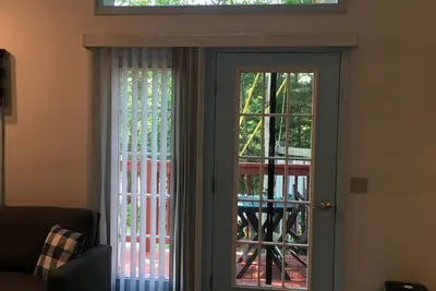 Image de Young Cottage - One bedroom Cottage with large bathroom.