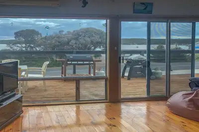Image de Slikton Coffin Bay - an Esplanade property with a great view at a great price.