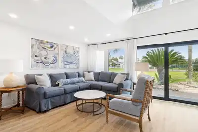 Image de Unit 16, Sail Inn, 3 Bedroom Beach Condo