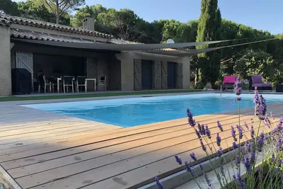 Image de Mas provençal vue mer piscine climatisation