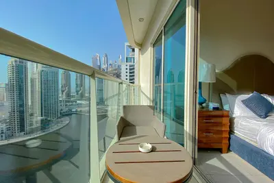Image de Al Maraseem - Perfectly 2br in Marina View Tower A