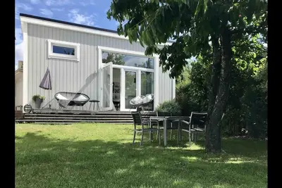 Image de Garden view by lake - near nature, city & airport