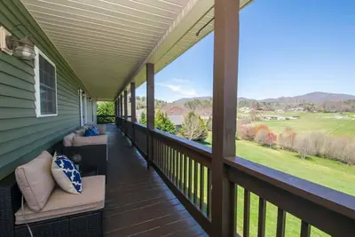 Image de Scenic 4br w/ Deck + Farm Views | Near Asheville