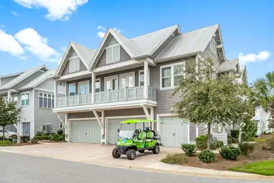 Image de Prominence 30a New 6-Seater Golf Cart End Location/Near Pool