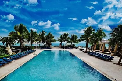 Image de Ritz Riviera Beach Sun & Sand Condo, Gym, Pool, Bbq, Ht, gorgeous Sun in Pb Fl