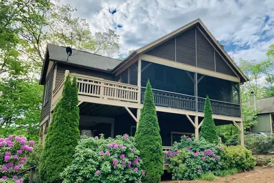 Image de Come Relax in the Mountains! Screen Porch, Fireplaces, Views, Hikes & Waterfalls