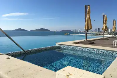 Image de Sunset View Luxury 7th floor \"Malecon -Oceanfront\" Condo in beautiful Mazatlan.