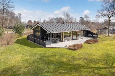 Image de Belle maison à Grenaa avec sauna