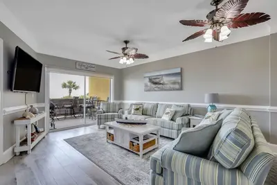 Image de The SandPiper - Ocean Front Condo