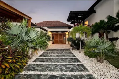 Image de Exceptional Tropical Lush Villa with maid at Cap Cana