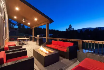 Image de Upscale Lake House! 2 King Master Suites! Kayaks, Bikes, Basketball, Ev/Rv plug-in!