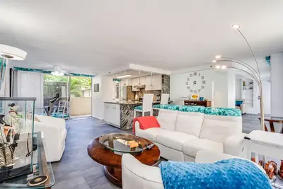 Image de Top Remodel of a gorgeous Diamond Head Oceanfront Lanai Condo - Sleeps 4