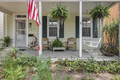 Image de Circa 1900 Home in the Heart of Historic Downtown Chestertown