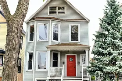 Image de 3br Spacious Home Away From Home. Coziest neighborhood in Chicago.