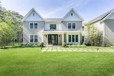 Image de New Construction, Designer furnished Home
