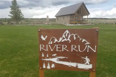 Image de The River Run Cabin 900Sq Ft, Bedroom and Loft