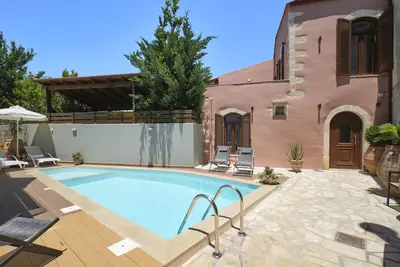 Image de Stone Villa with 22m2 Swimming pool-Bbq!