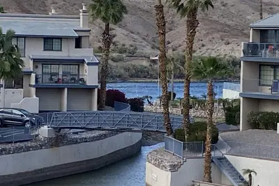 Image de Comfortable 2 Bed/2 Bath Condo on the River with Private Marina!