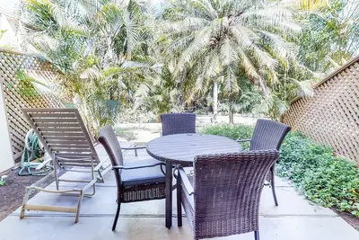 Image de Upscale condo with washer/dryer & grill - near surfing, biking & golf