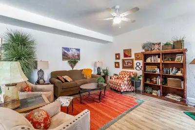 Image de Stylish, Dog-Friendly Condo w/Free WiFi, Central Ac, & Shared Hot Tub & 2 Pools