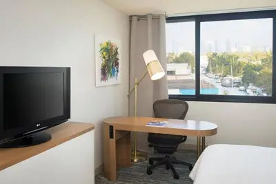 Image de Virtual Tour Inside! 3 Sleek Units, Near Melreese Golf Course!