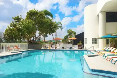 Image de Look No Further! 4 Relaxing Units, Near Wynwood!