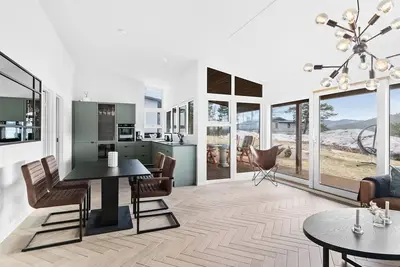 Image de Modern cabin with a panoramic view of Oslo Fjord
