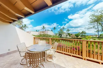 Image de Tropical-view escape with pools, hot tub, tennis, Ac, W/D - beaches await