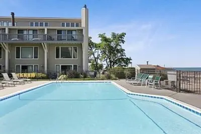 Image de South Haven Condo w/ Lake Michigan + Lighthouse Views w/ Pool + Private Beach
