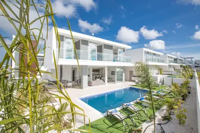 Villa Prol21, fantastique villa 3bdr Protaras avec piscine, près de la plage de Fig Tree Bay