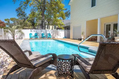 Image de The Sassy Seahorse: Spacious Beach Home with Multiple Living Areas and Room for