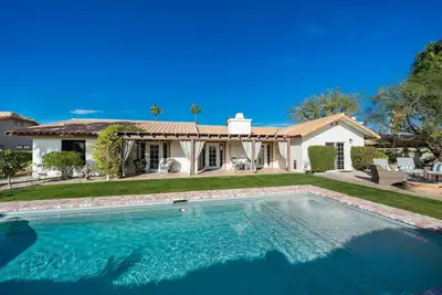 Image de Dune Lake - Completely remodeled and designed for the ultimate relaxing desert getaway