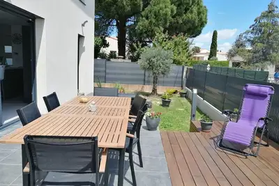 Image de maison  avec jardin au calme