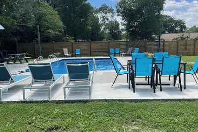 Image de Fun In The Sun with a saltwater pool