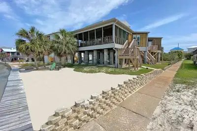Image de Stylish Sound-Front Retreat with Private Beach and Stunning Water Views!