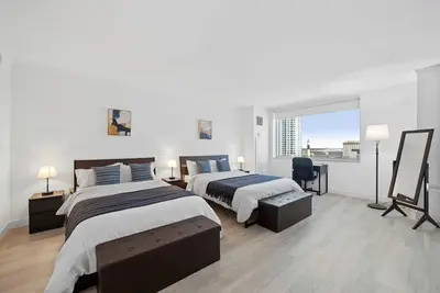 Image de CozySuites Seaside Condo  2br3ba Condo Showboat